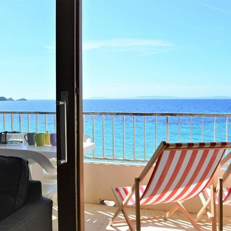 Studio Sur Plage Cavaliere Avec Terrasse, 1Er Etage, 2 Couchages - Fr-1-251-80 Le Lavandou Eksteriør billede