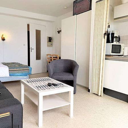 Studio Sur Plage Cavaliere Avec Terrasse, 1Er Etage, 2 Couchages - Fr-1-251-80 Le Lavandou Eksteriør billede